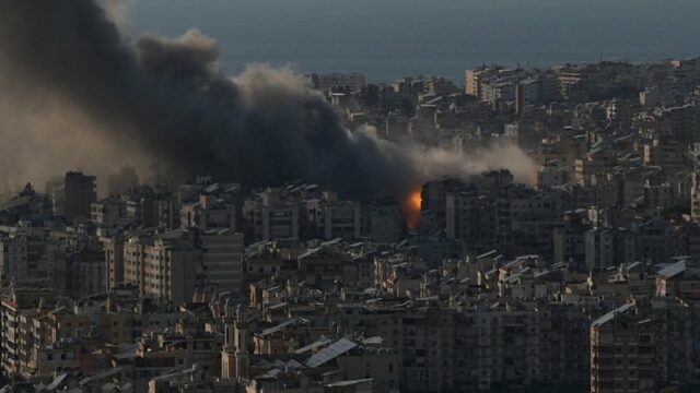 O que é o Hezbollah e porque é que Israel Apoiadores do Hezbollah em Beirute em fevereiro.