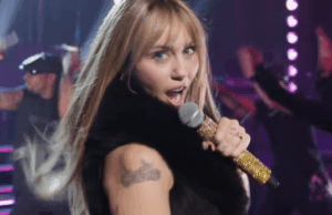 Por dentro da gravação do concerto de aniversário de ‘Hannah Montana’: Y2K Fashion, Confetti e Miley Cyrus Superfans O que há no especial do 20º aniversário de 'Hannah Montana'? Convidados surpresa, uma nova música de Miley Cyrus e muito mais