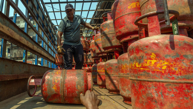 O que podem as nações fazer para compensar o contínuo O que podem as nações fazer para compensar o contínuo défice energético?