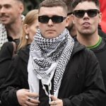 O rapper Kneecap Mo Chara não enfrentará novo julgamento por terrorismo 'por exibir a bandeira do Hezbollah em um show', já que os juízes do Tribunal Superior rejeitam o recurso do CPS