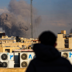 O regime iraniano se esconde em bunkers enquanto os civis ficam expostos, sem abrigos antiaéreos ou sirenes adequados