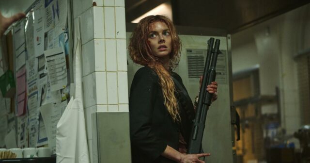 O sangue é ótimo em 'Ready or Not 2: Here I Come', mas esta sequência demora a buscar novas ideias
