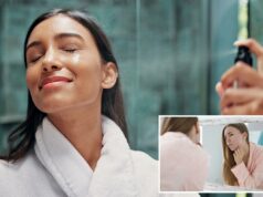 O spray facial multitarefa que você deve usar para combater acne, terçol e infecções oculares Mulher aplicando névoa facial para hidratação da pele.