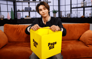 O superastro tailandês Jeff Satur compartilha novos detalhes sobre a próxima série ‘Happy Ending’ em Confession Cube O superastro tailandês Jeff Satur compartilha novos detalhes sobre a próxima série ‘Happy Ending’ em Confession Cube