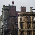 Trabalhadores foram elevados a mais de 45 metros de altura quando iniciavam os trabalhos de demolição