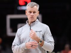 O treinador da NCAA compartilha o grande motivo pelo qual Billy Donovan pode recusar o emprego na UNC Chicago Bulls head coach Billy Donovan against Atlanta Hawks