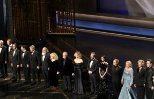 O tributo ao Oscar de Rob Reiner, de Billy Crystal, comemora sua carreira e reúne ex-colegas de elenco em um momento emocional EUA-ENTRETENIMENTO-PRÊMIO DE FILME-OSCARS-SHOW