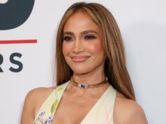O vestido romântico de Jennifer Lopez é o visual definitivo da primavera O vestido romântico de Jennifer Lopez é o visual definitivo da primavera