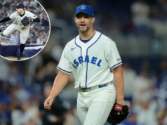 O veterano Yankee Tommy Kahnle assina contrato da liga secundária com o Red Sox O arremessador israelense Tommy Kahnle (43) olha para o apanhador CJ Stubbs (não na foto) após o jogo contra a Nicarágua no LompDepot Park.