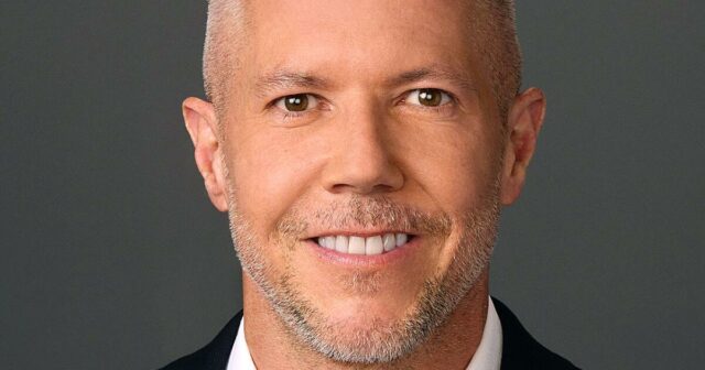 O veterano dos estúdios Disney, Paul Roeder, consegue um grande papel no gabinete de Josh D'Amaro
