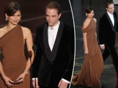 O visual do Oscar 2026 de Zendaya coloca seu Rolex coberto de diamantes de US $ 177 mil (e uma pequena tatuagem ‘T’) na frente e no centro O visual do Oscar 2026 de Zendaya coloca seu Rolex coberto de diamantes de US $ 177 mil (e uma pequena tatuagem 'T') na frente e no centro