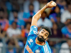 O yorker de precisão de Bumrah deixa Curran indefeso O yorker de precisão de Bumrah deixa Curran indefeso