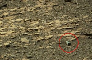 Objeto geométrico ‘brilhante’ localizado em Marte desperta chamada por sonda da NASA Objeto geométrico 'brilhante' localizado em Marte desperta chamada por sonda da NASA