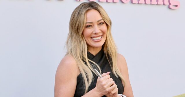 LAS VEGAS, NEVADA - 14 DE FEVEREIRO: (Cobertura exclusiva) Hilary Duff se apresenta no palco do Voltaire no The Venetian Resort Las Vegas em 14 de fevereiro de 2026 em Las Vegas, Nevada. (Foto de Kevin Mazur/Getty Images para HD)