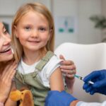 Orang Tua Muda Lebih Peduli Vaksinasi Anak, Ini Alasannya