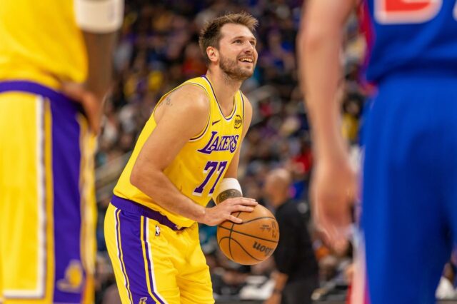 Os Pistons quebraram a sequência de nove vitórias consecutivas do Lakers, mas as vibrações continuam ótimas
