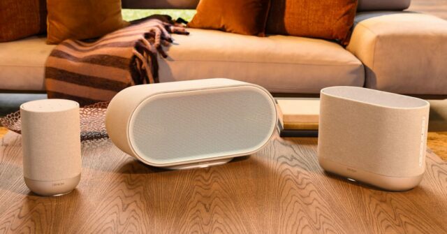 Os alto-falantes multi-room Denon têm três novos modelos a partir de US$ 399 | Home 200, Home 400 e Home 600 mostrados em uma mesa de centro