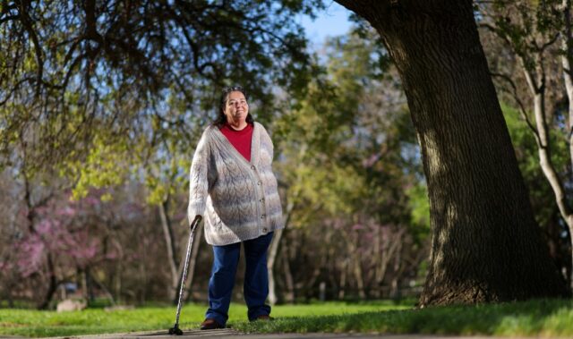 Os californianos agora se preocupam mais com contas médicas surpresas do que com moradia, segundo pesquisa
