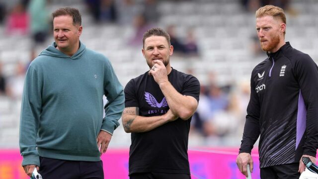 Os chefes de críquete da Inglaterra, Key e Gould, falarão à mídia sobre o desastre do Ashes na segunda-feira
