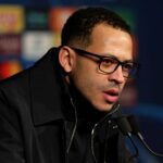 Os comentários 'mentais' de Liam Rosenior sobre o Chelsea mostram a vantagem que o Man United tem na corrida da Liga dos Campeões