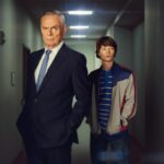 Os comissários por trás do drama de Huw Edwards dizem que não têm interesse em apresentar sua versão alternativa, detalham o significado de sua queda: 'Ele era incrivelmente confiável pelo público'