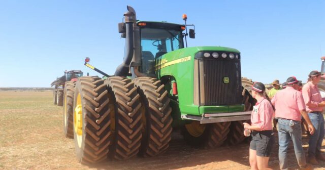 Os compradores tiveram cautela com alguns dos itens mais caros na liquidação
