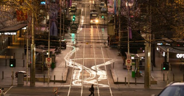 As empresas afetadas por um dos mais longos confinamentos da COVID-19 do mundo receberão 125 milhões de dólares dos contribuintes.