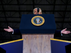 Os democratas precisam parar de fingir que os republicanos se voltarão contra Trump ARQUIVO - O senador Cory Booker, DN.J., fala durante uma audiência de confirmação perante o Comitê Judiciário do Senado no Capitólio em Washington, 30 de janeiro de 2025. (AP Photo / Ben Curtis, Arquivo)