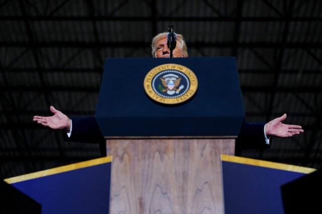 ARQUIVO - O senador Cory Booker, DN.J., fala durante uma audiência de confirmação perante o Comitê Judiciário do Senado no Capitólio em Washington, 30 de janeiro de 2025. (AP Photo / Ben Curtis, Arquivo)