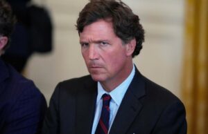 Os excêntricos anti-guerra são uma pequena franja do Partido Republicano que espera conseguir chegar ao poder Os excêntricos anti-guerra são uma pequena franja do Partido Republicano que espera conseguir chegar ao poder