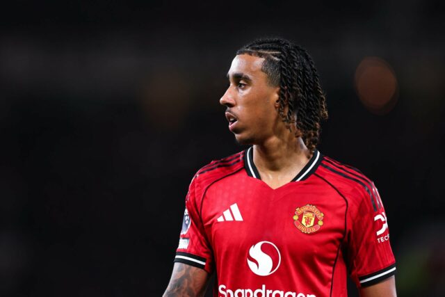 Os fãs do Man Utd têm opiniões muito divididas sobre Leny Yoro, com comparação positiva feita e preocupação expressa
