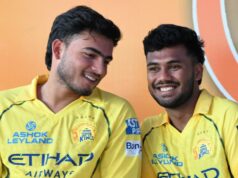 Os jovens recrutas Prashant Veer e Kartik Sharma relembram as primeiras lições de MS Dhoni no acampamento de pré-temporada do CSK Os jovens recrutas Prashant Veer e Kartik Sharma relembram as primeiras lições de MS Dhoni no acampamento de pré-temporada do CSK