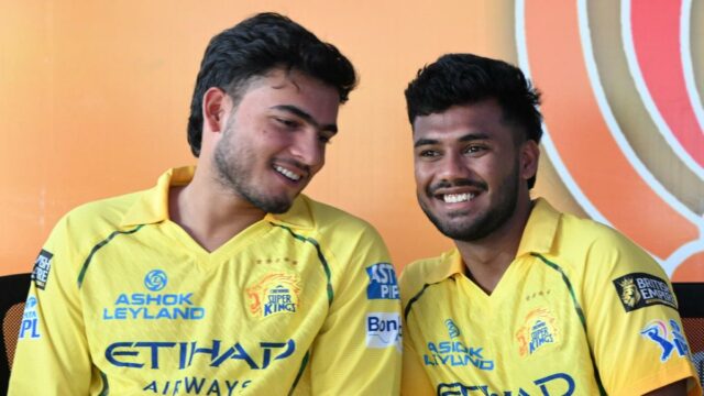 Os jovens recrutas Prashant Veer e Kartik Sharma relembram as primeiras lições de MS Dhoni no acampamento de pré-temporada do CSK
