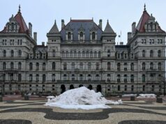 Os legisladores de Nova York não conseguem esconder o custo de suas contas, graças ao novo site de vigilância Vista externa do Capitólio do Estado de Nova York, em Albany.