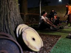 Os médicos querem que mais mulheres levantem pesos. Especialistas dizem que acolher academias e educação ajudaria Os médicos querem que mais mulheres levantem pesos. Especialistas dizem que acolher academias e educação ajudaria