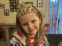 Os médicos tentaram me dizer que minha filha de cinco anos estava menstruada… então recebemos um diagnóstico raro Daisy voltou da creche da Escola Primária Greenways aos cinco anos de idade com 'sangue na calcinha'