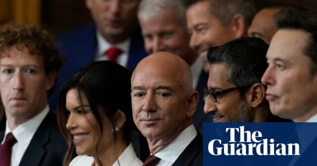 Os oligarcas da tecnologia remodelam a humanidade enquanto os bilionários de antigamente parecem excêntricos
