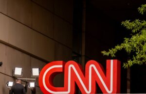 Os temores aumentam na CBS News e na CNN sobre fusão e consolidação Os temores aumentam na CBS News e na CNN sobre fusão e consolidação