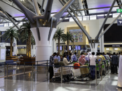 Os voos privados representam 30% das partidas do aeroporto de Omã enquanto os ricos evacuam o Médio Oriente Os voos privados representam 30% das partidas do aeroporto de Omã enquanto os ricos evacuam o Médio Oriente