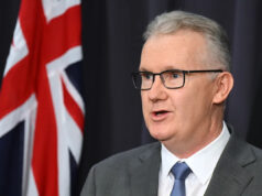 Outros três membros da seleção iraniana de futebol feminino decidem não permanecer na Austrália como refugiados Yahoo news home