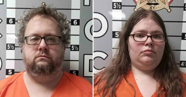 Casal do Missouri é preso por negligência após manter crianças adotivas infestadas de piolhos em uma casa imunda