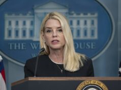 Pam Bondi mudou-se silenciosamente para base militar dos EUA após ameaças Pam Bondi Getty 1