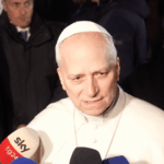 Papa Leão exorta Trump a pôr fim à guerra contra o Irão