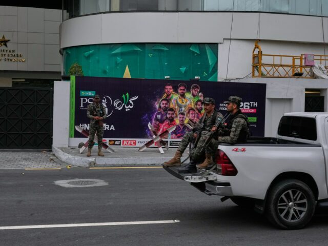Uma vista do Estádio Gaddafi, onde a partida de abertura da Superliga do Paquistão entre Lahore Qalandars e Hyderabad Kingsmen está acontecendo sem espectadores