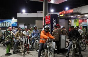 Paquistão ordena medidas abrangentes de austeridade enquanto a guerra no Irã desencadeia crise do petróleo Interactive_Cost_OilPrices_Food-1773140062