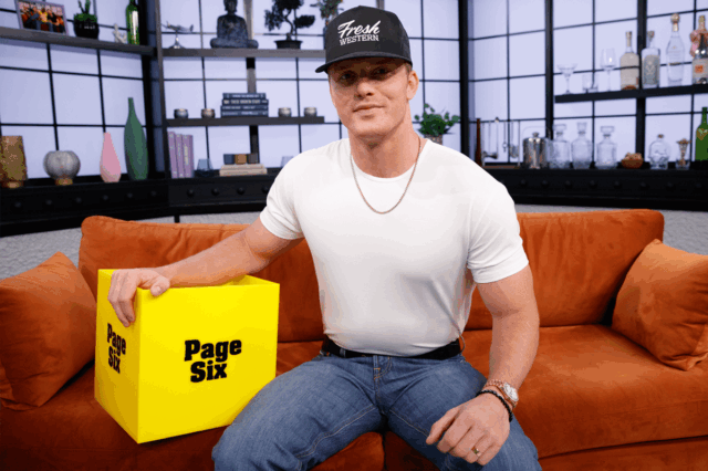 Parker McCollum responde perguntas sobre a versão deluxe de seu Parker McCollum responde perguntas sobre a versão deluxe de seu álbum autointitulado em Confession Cube