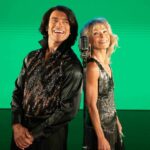 Paródia de 'Live With Kelly and Mark' 'Song Sung Blue' em promoção especial pós-Oscar (EXCLUSIVO)