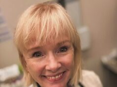 Parteira britânica viúva enfrenta deportação do Canadá por causa de teste de inglês Heather Gilchrist pode ser deportada do Canadá de volta ao Reino Unido por causa de um erro no teste de inglês em seu pedido de imigração