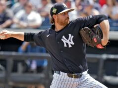 Paul Blackburn oferece uma forte partida de primavera de quatro entradas para os Yankees Paul Blackburn, lançando um arremesso durante um treino de primavera anterior, lançou quatro entradas de shutout na vitória de exibição dos Yankees por 4 a 2 sobre os Phillies em 10 de março de 2026.