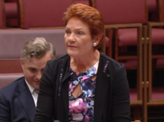 Pauline Hanson sai furiosa do parlamento antes de ser censurada A líder de uma nação, Pauline Hanson, saiu do parlamento hoje depois de ter sido censurada por dizer que não havia